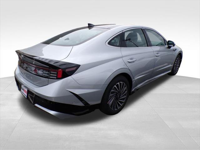 new 2025 Hyundai Sonata Hybrid car, priced at $37,623