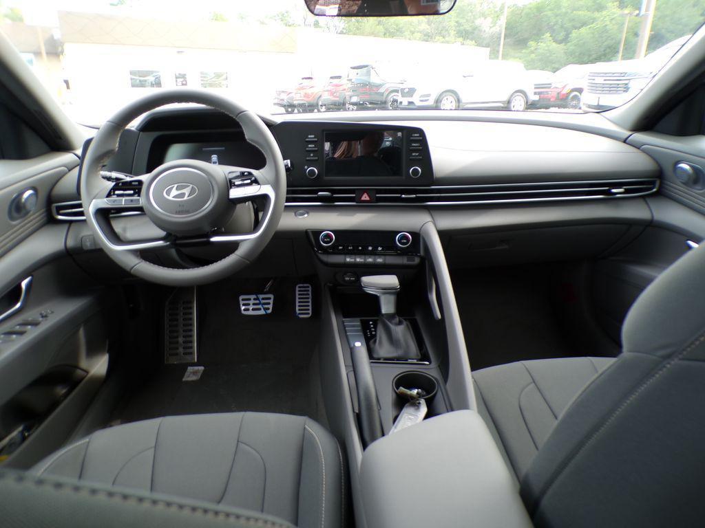 new 2025 Hyundai Elantra car, priced at $23,061