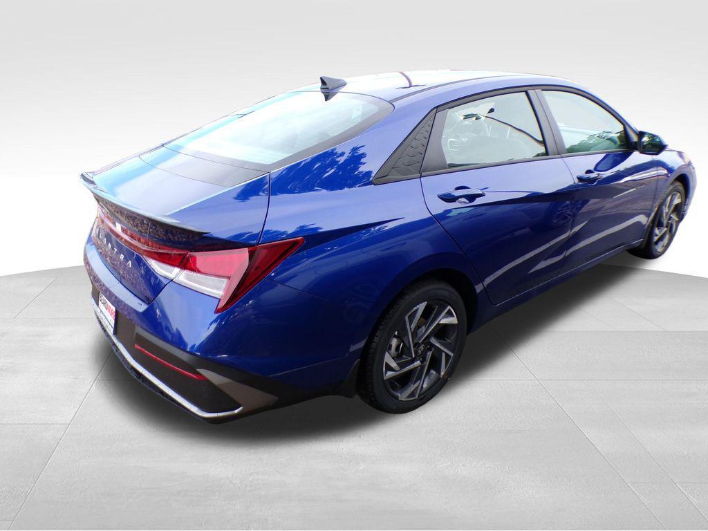 new 2025 Hyundai Elantra car, priced at $23,061