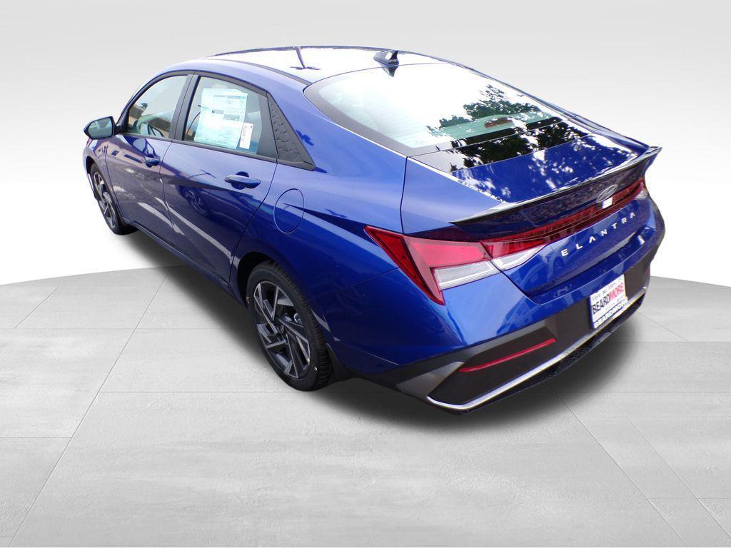 new 2025 Hyundai Elantra car, priced at $23,061