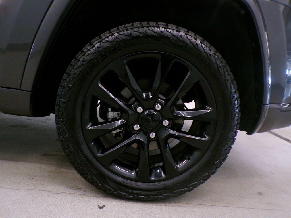 used 2021 Jeep Grand Cherokee car, priced at $22,965