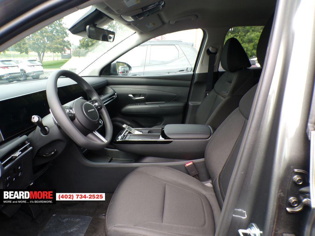 new 2025 Hyundai TUCSON Hybrid car, priced at $33,128