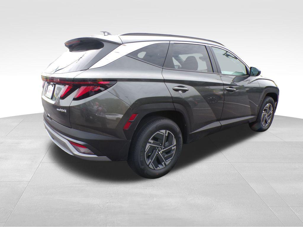 new 2025 Hyundai TUCSON Hybrid car, priced at $33,128