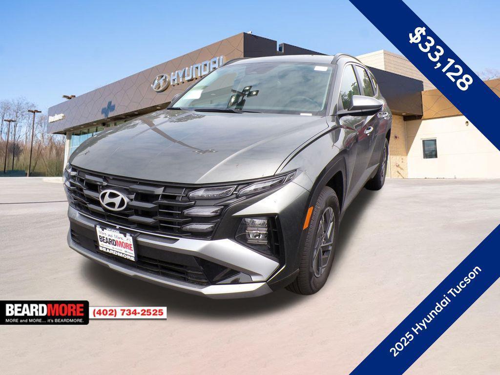 new 2025 Hyundai TUCSON Hybrid car, priced at $33,128