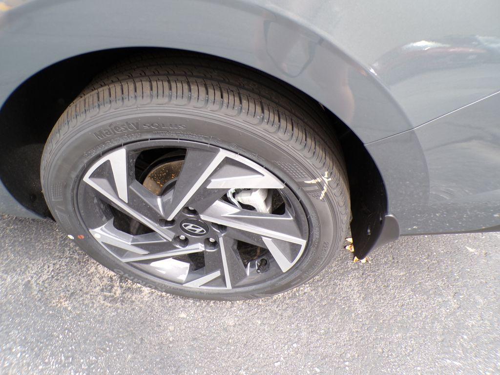new 2025 Hyundai Elantra car, priced at $23,061