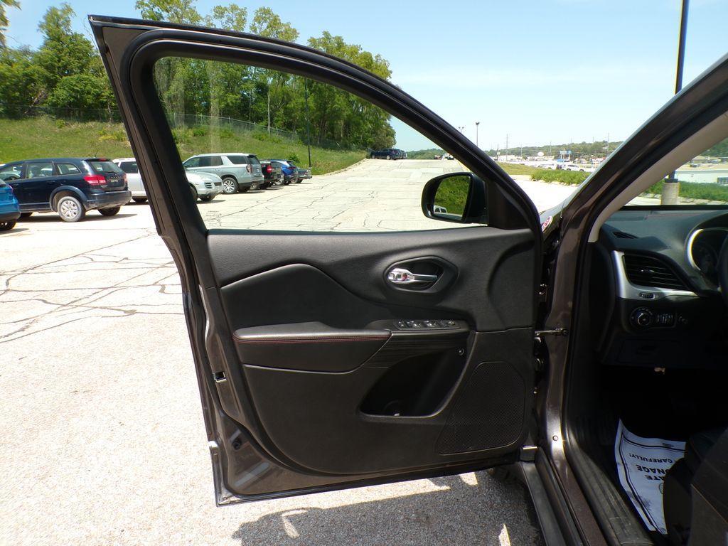 used 2014 Jeep Cherokee car, priced at $13,583