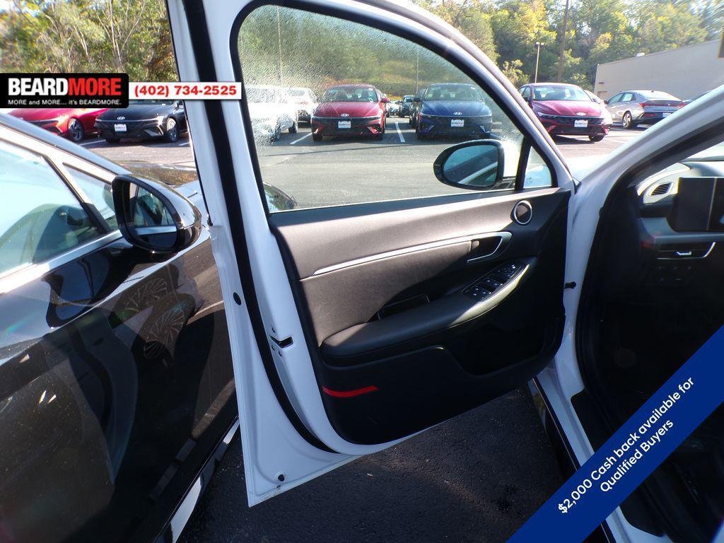 new 2025 Hyundai Sonata Hybrid car, priced at $28,719