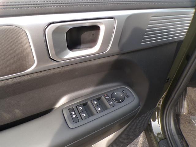 new 2025 Hyundai SANTA FE HEV car, priced at $38,761