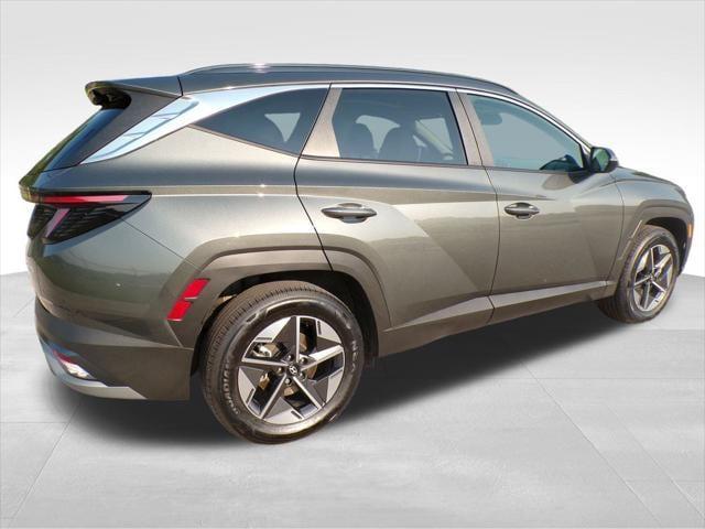 new 2025 Hyundai TUCSON Hybrid car, priced at $36,096