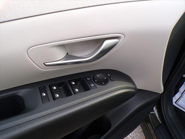 new 2025 Hyundai Tucson car, priced at $33,206