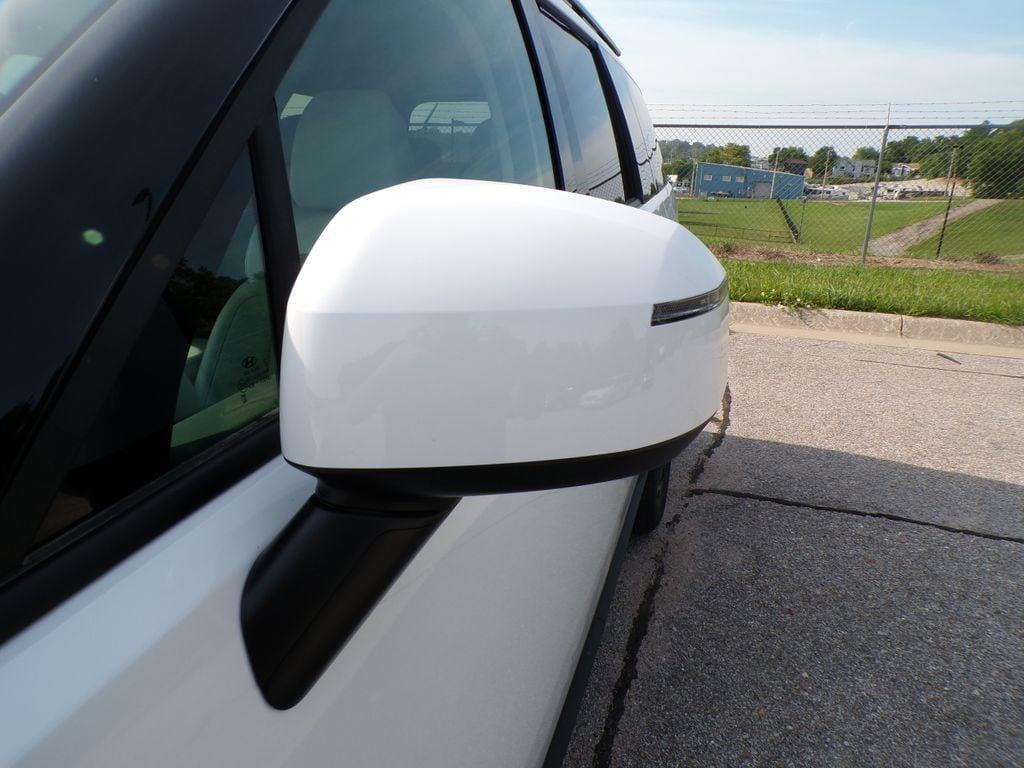 used 2025 Hyundai Santa Fe car, priced at $36,266