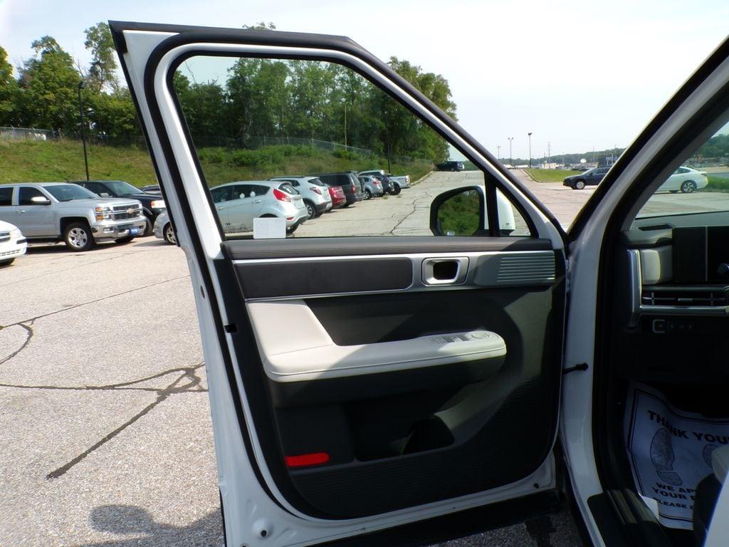 used 2025 Hyundai Santa Fe car, priced at $36,266