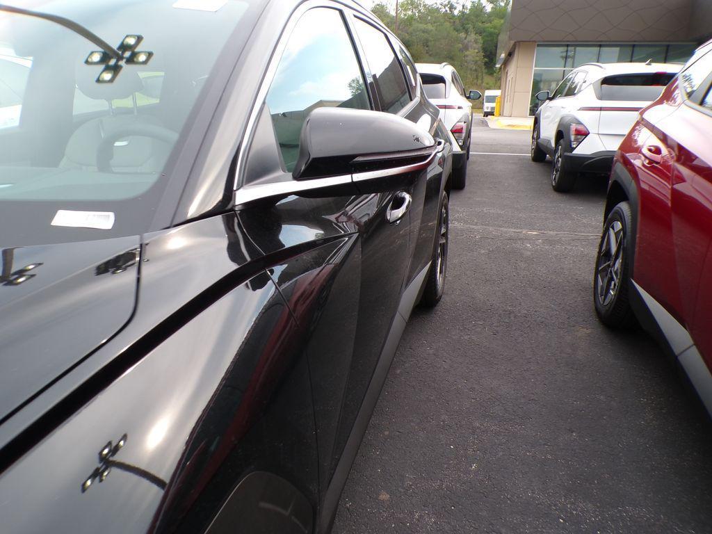 new 2025 Hyundai TUCSON Hybrid car, priced at $40,751