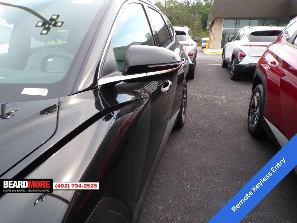 new 2025 Hyundai TUCSON Hybrid car, priced at $40,751