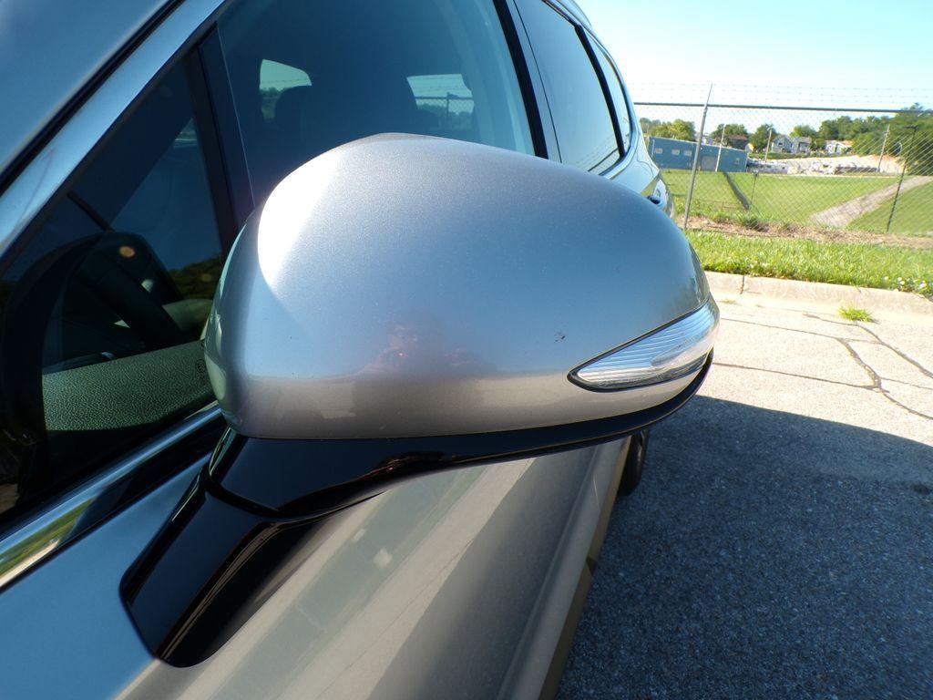 used 2023 Hyundai Santa Fe car, priced at $25,574