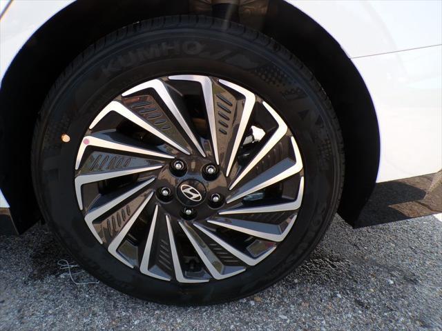 new 2025 Hyundai Sonata Hybrid car, priced at $31,389