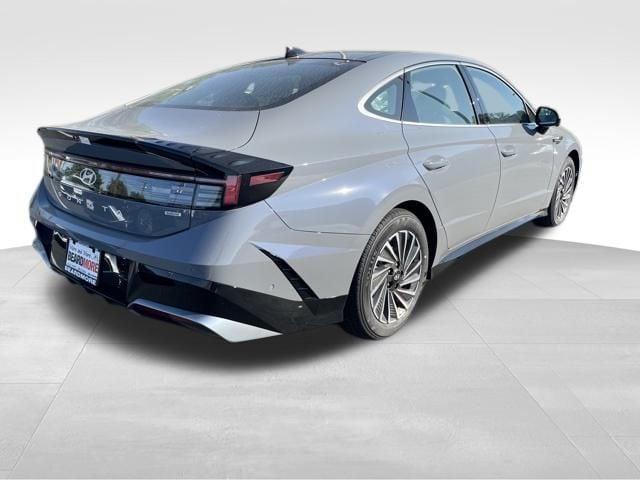 new 2024 Hyundai Sonata Hybrid car, priced at $36,750