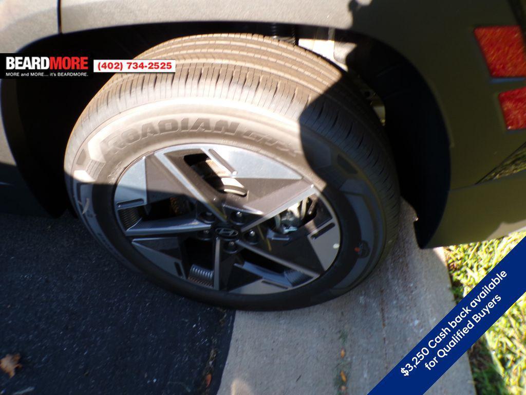 new 2025 Hyundai TUCSON Hybrid car, priced at $33,776