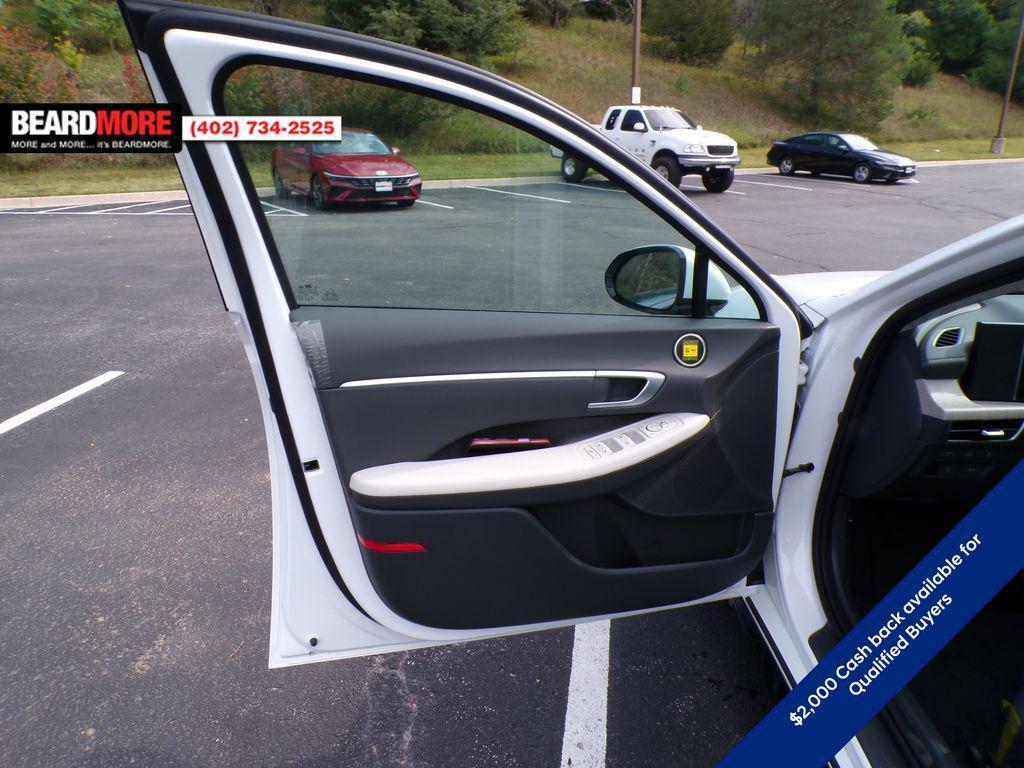 new 2025 Hyundai Sonata Hybrid car, priced at $28,807