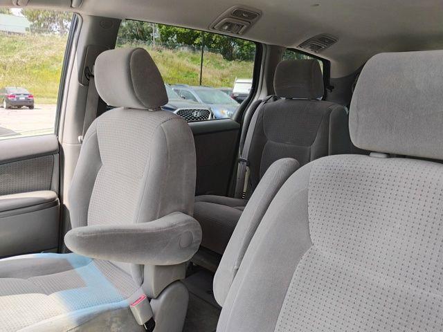 used 2006 Toyota Sienna car, priced at $6,477