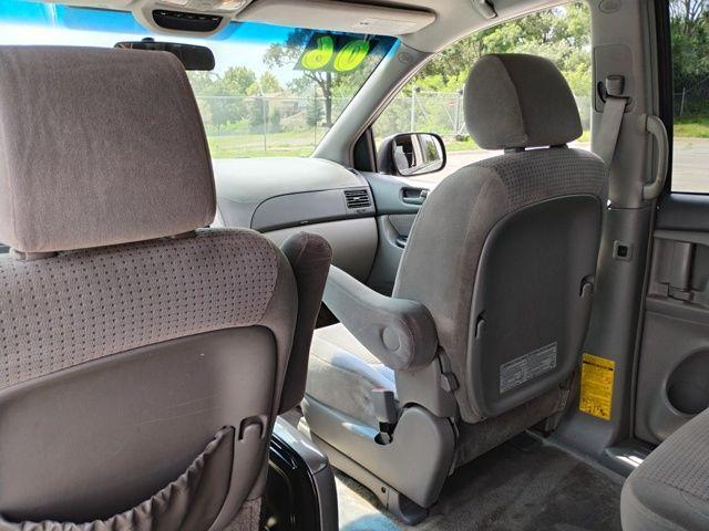 used 2006 Toyota Sienna car, priced at $6,477