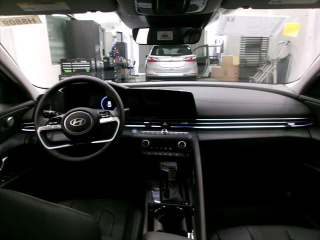 new 2025 Hyundai Elantra car, priced at $26,095