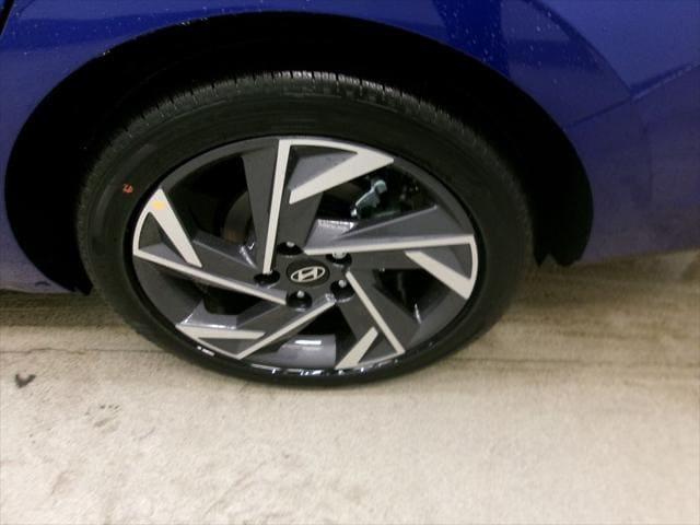 new 2025 Hyundai Elantra car, priced at $26,095