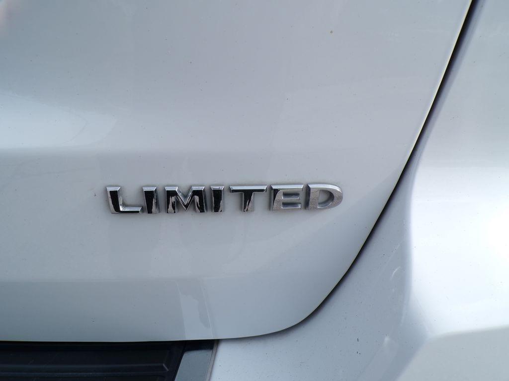 used 2016 Jeep Grand Cherokee car, priced at $14,869