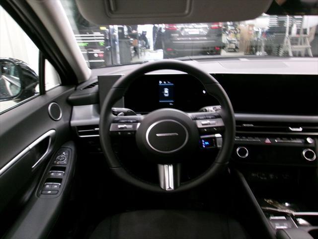 new 2025 Hyundai Sonata Hybrid car, priced at $31,270