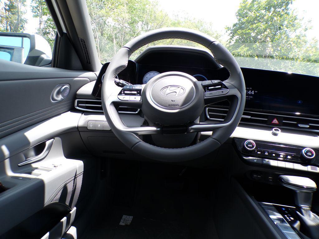 new 2025 Hyundai Elantra car, priced at $25,961