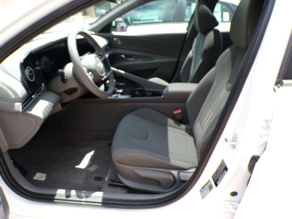 new 2025 Hyundai Elantra car, priced at $25,961