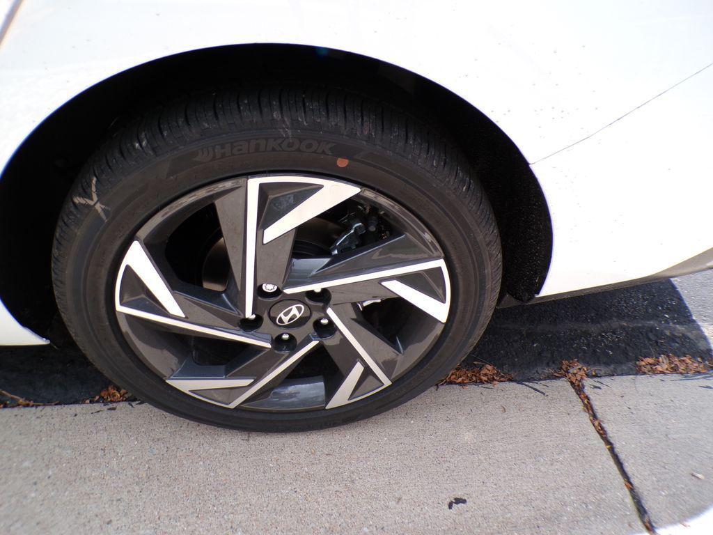 new 2025 Hyundai Elantra car, priced at $25,961