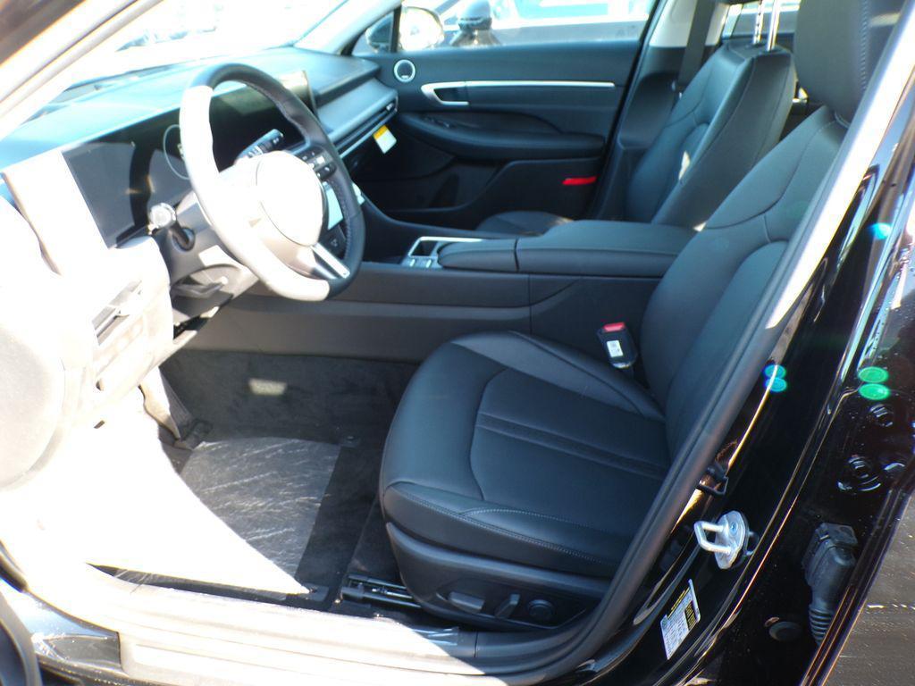 new 2025 Hyundai Sonata Hybrid car, priced at $36,935