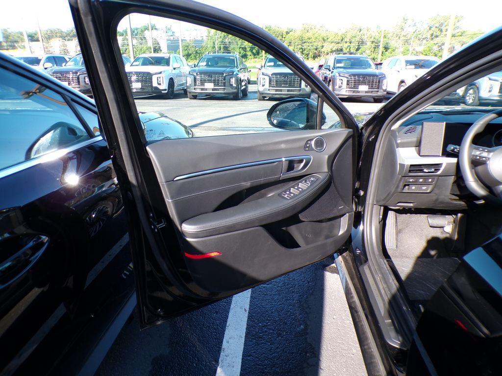 new 2025 Hyundai Sonata Hybrid car, priced at $36,935