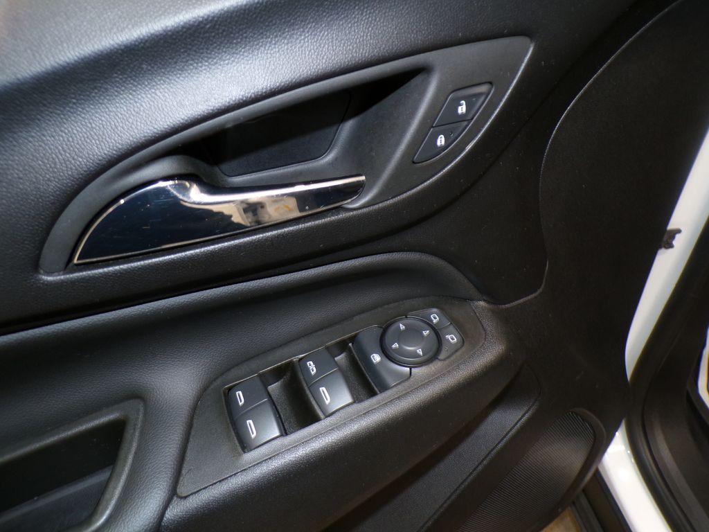 used 2023 Chevrolet Equinox car, priced at $24,424