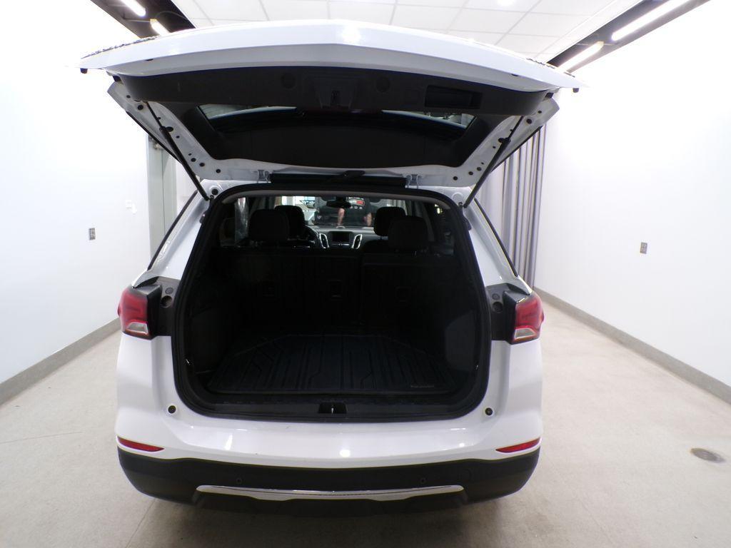 used 2023 Chevrolet Equinox car, priced at $24,424