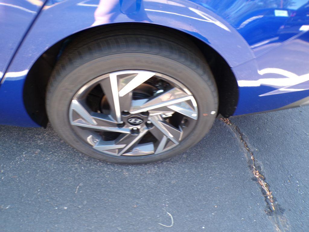 new 2025 Hyundai Elantra car, priced at $23,113