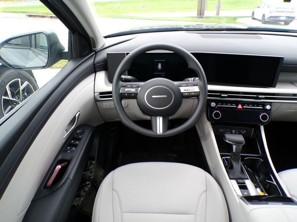 new 2025 Hyundai Tucson car, priced at $31,481