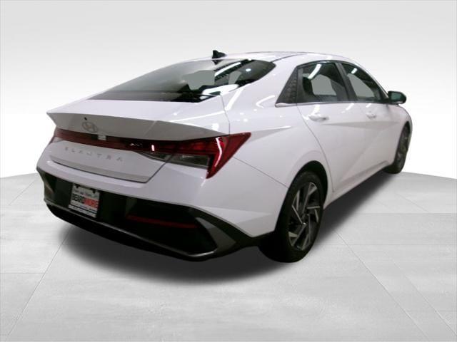 new 2025 Hyundai Elantra car, priced at $25,568
