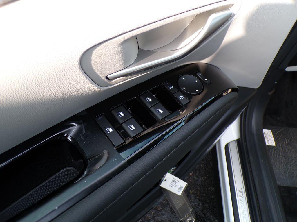 new 2025 Hyundai TUCSON Hybrid car, priced at $40,688