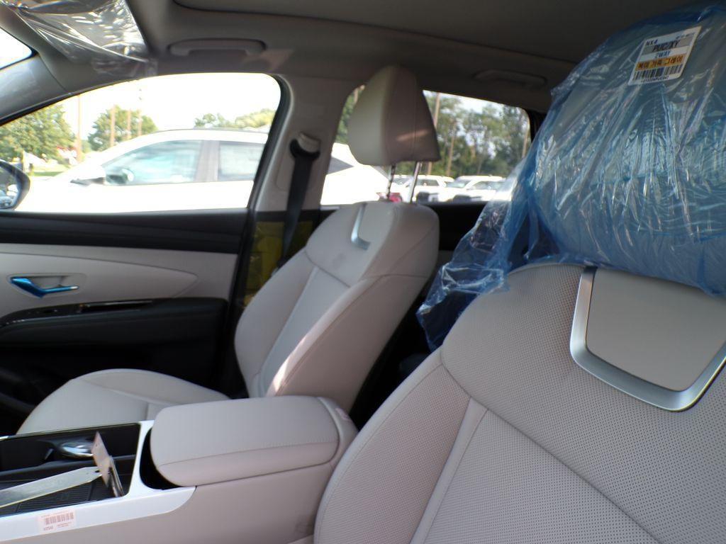 new 2025 Hyundai TUCSON Hybrid car, priced at $40,688