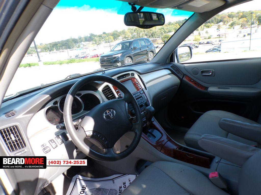 used 2006 Toyota Highlander Hybrid car, priced at $5,977