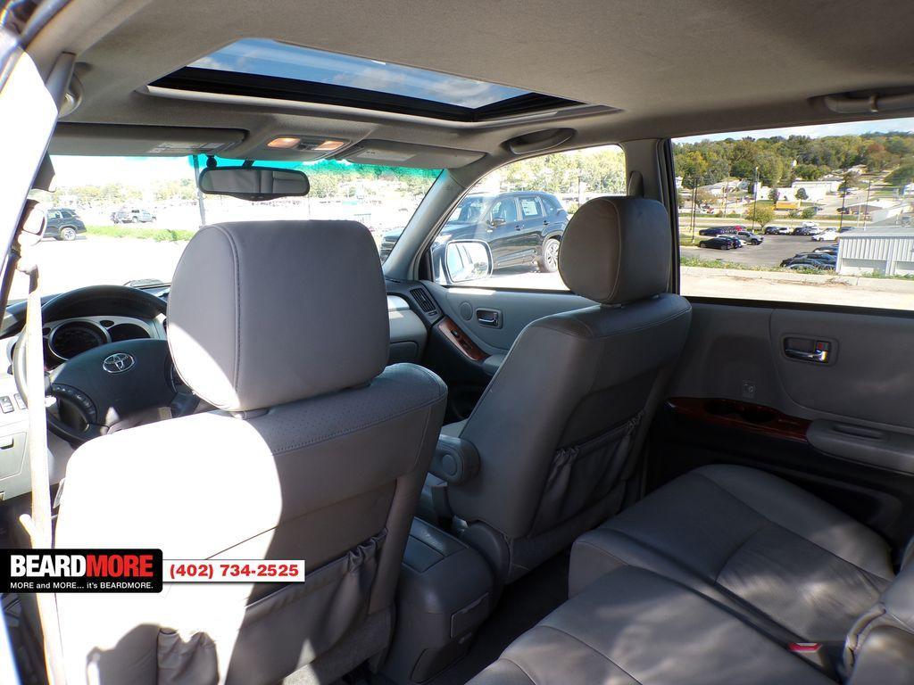 used 2006 Toyota Highlander Hybrid car, priced at $5,977