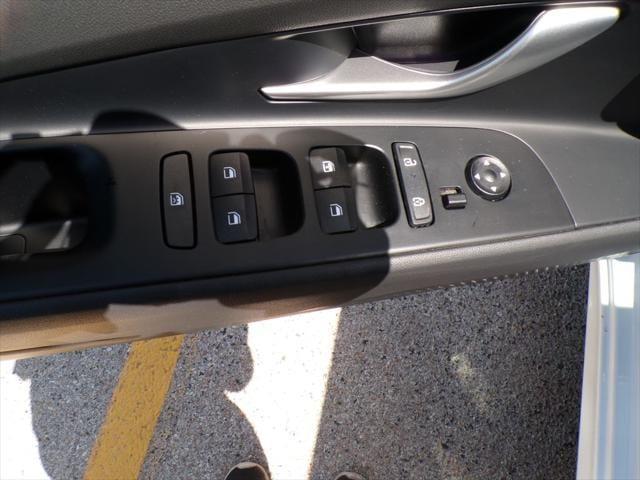 new 2025 Hyundai Elantra car, priced at $22,324