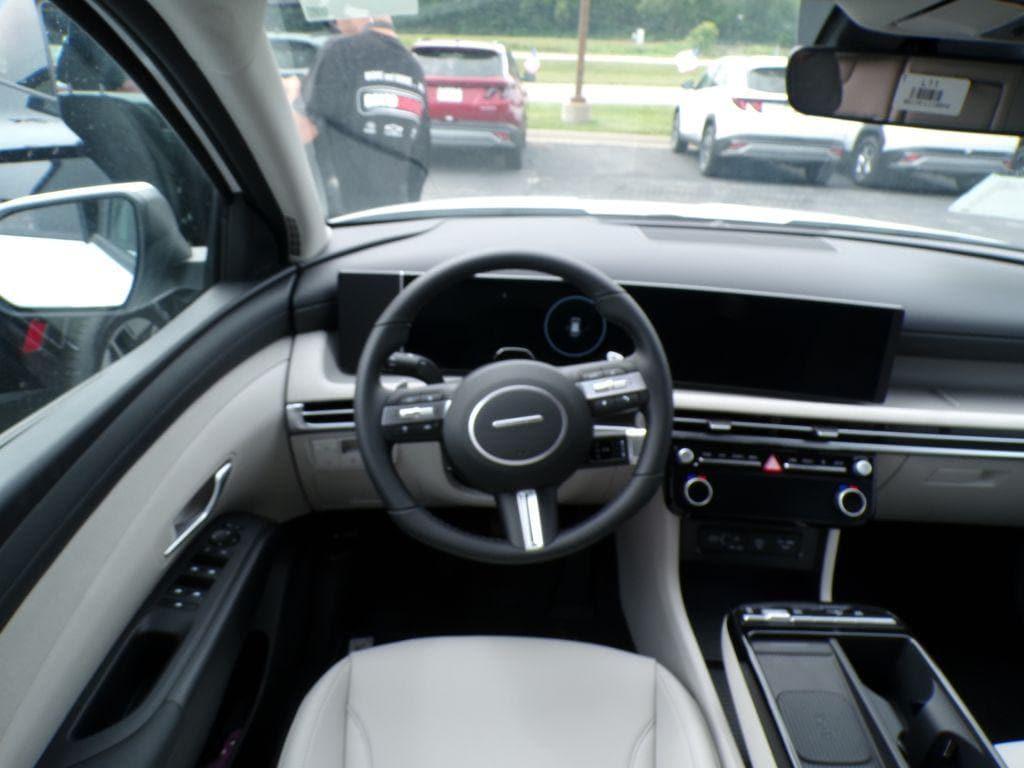 new 2025 Hyundai TUCSON Hybrid car, priced at $36,506