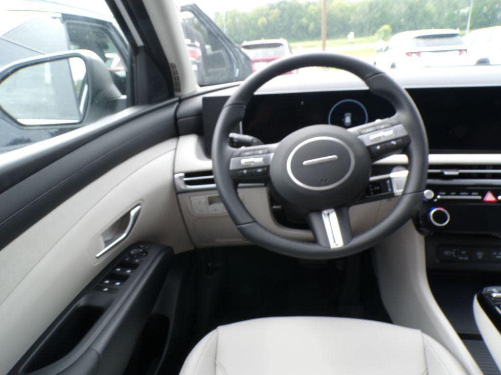 new 2025 Hyundai TUCSON Hybrid car, priced at $36,506