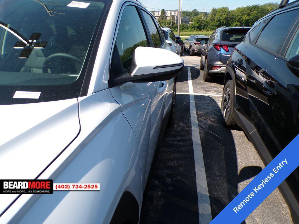 new 2025 Hyundai TUCSON Hybrid car, priced at $35,965