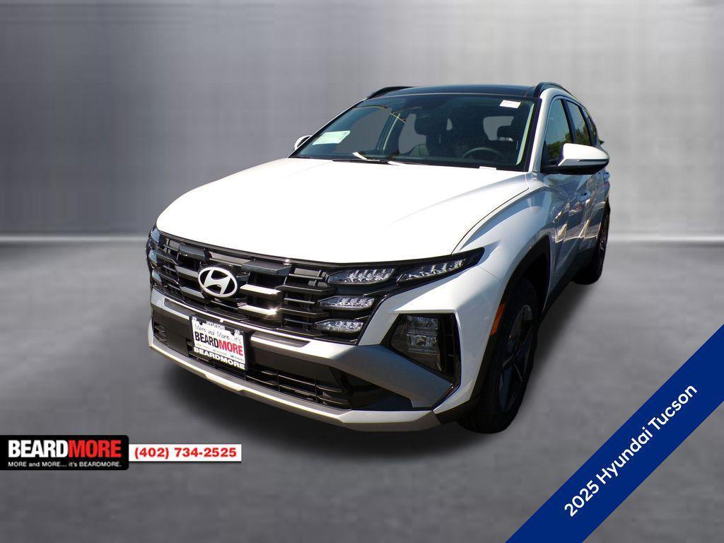 new 2025 Hyundai TUCSON Hybrid car, priced at $33,715