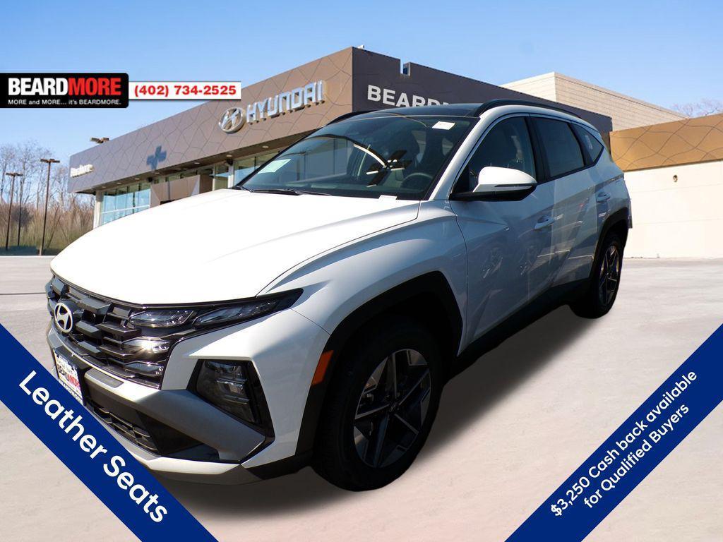 new 2025 Hyundai TUCSON Hybrid car, priced at $33,715