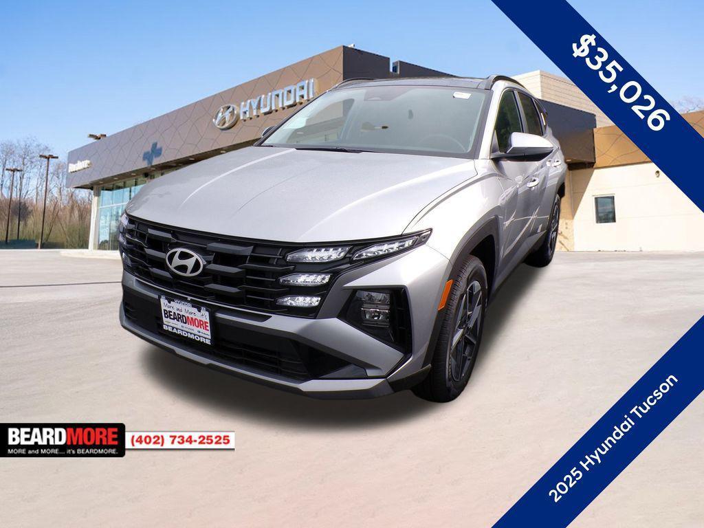new 2025 Hyundai TUCSON Hybrid car, priced at $35,026